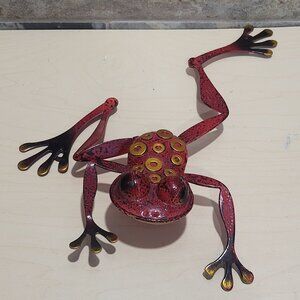 Red Black Metal Frog Sculpture Indoor Outdoor Garden Decor